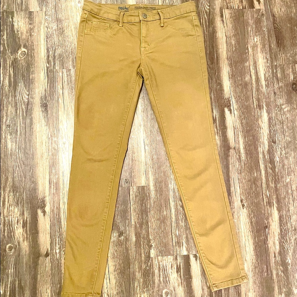 Mossimo Mid Rise Skinny Jean Legging - Tan/Khaki - Size 4 - LIKE NEW!